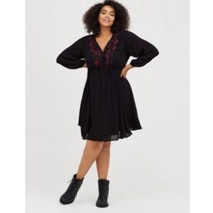 TORRID Skater Dress Womens Plus Sz 00 M/L Black Long Sleeve Embroidered Floral